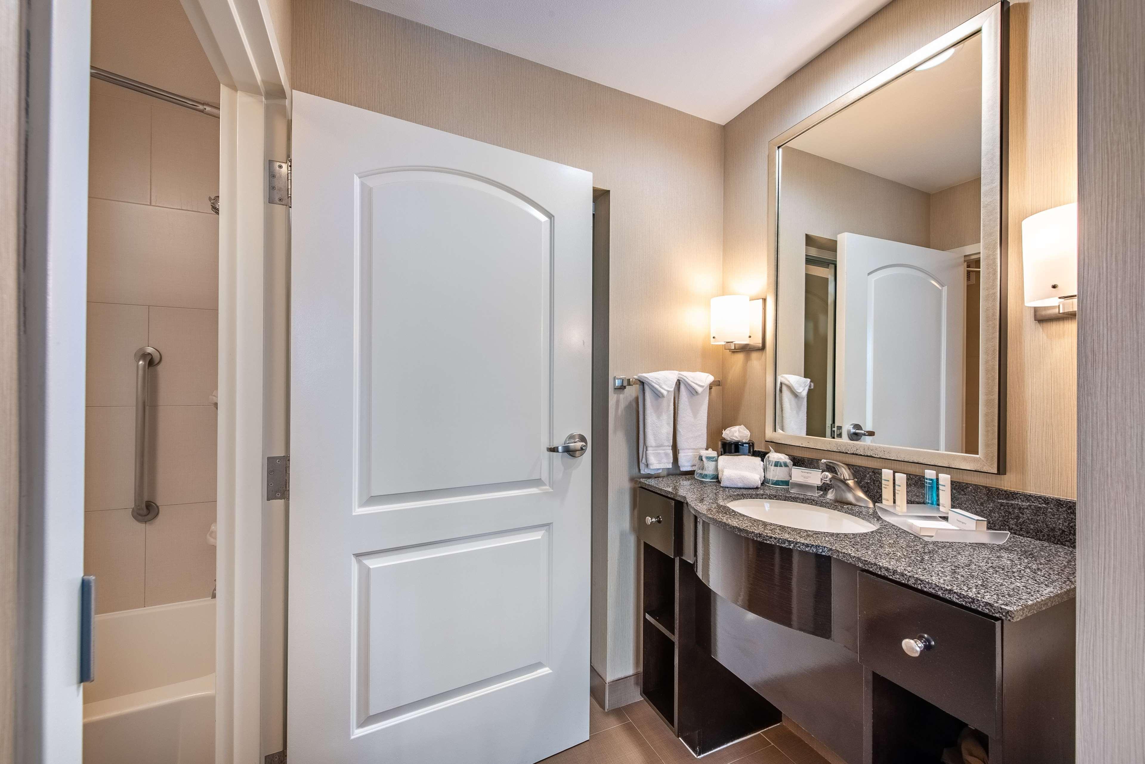 Homewood Suites By Hilton Oxnard/Camarillo Bagian luar foto