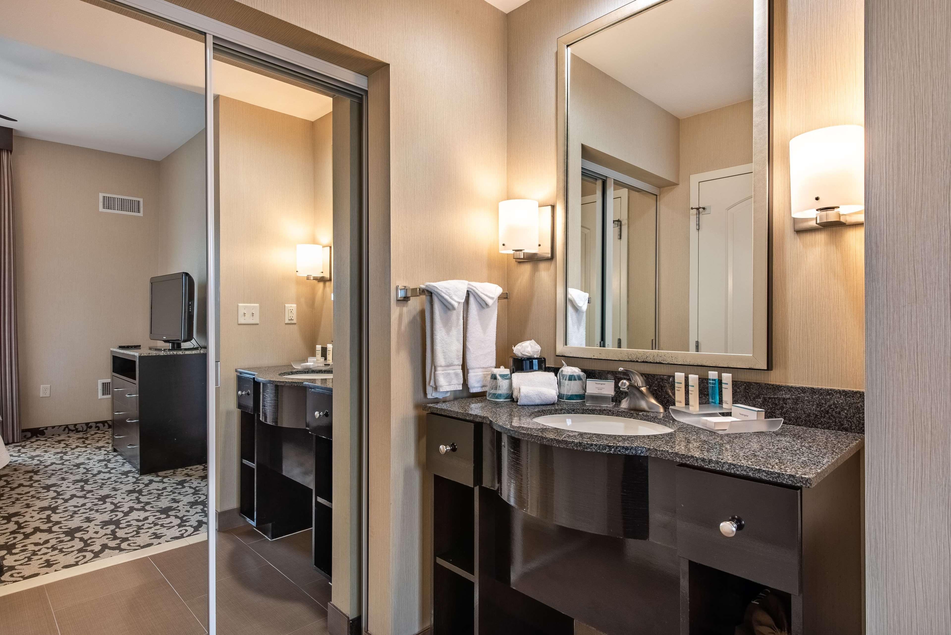 Homewood Suites By Hilton Oxnard/Camarillo Bagian luar foto
