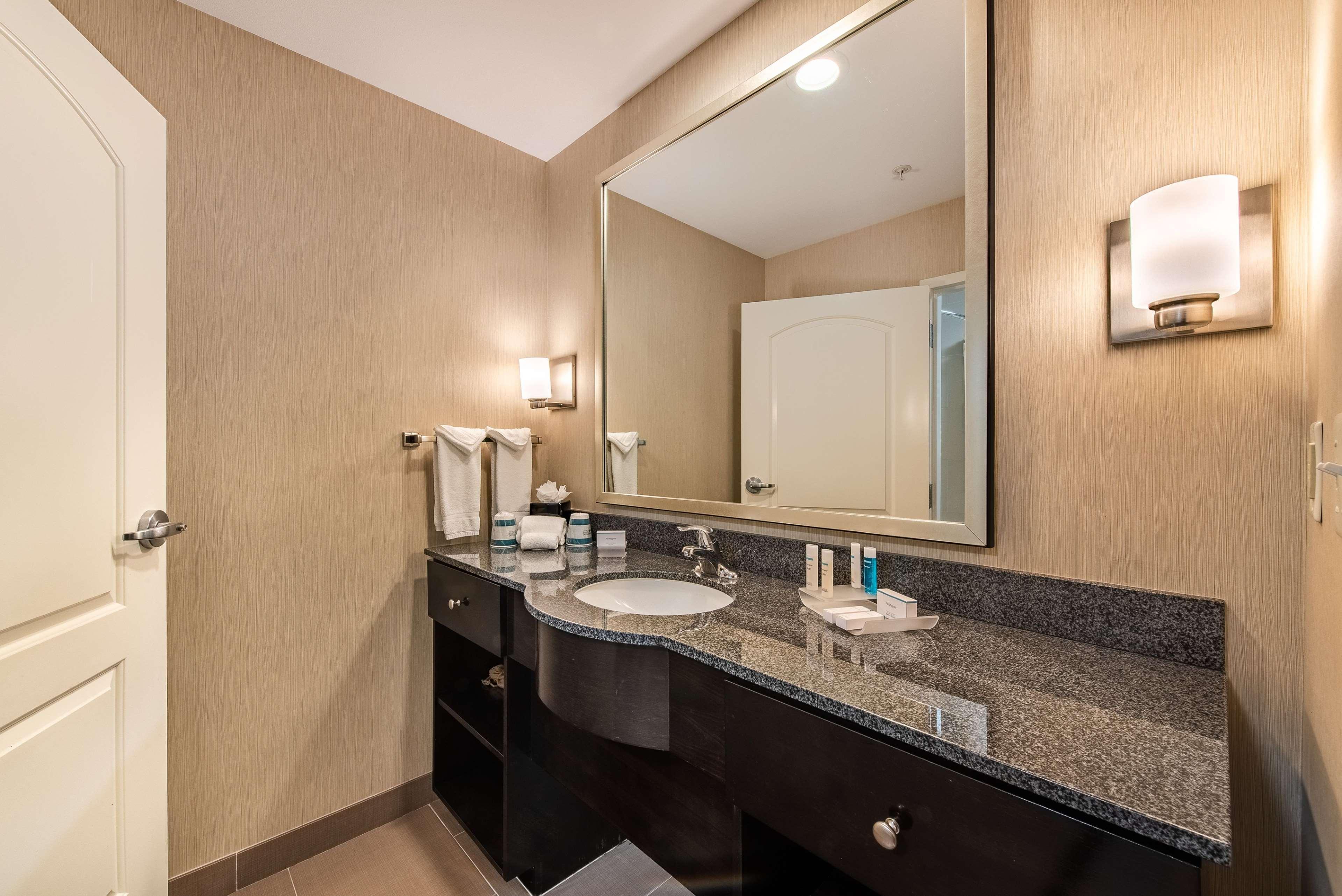 Homewood Suites By Hilton Oxnard/Camarillo Bagian luar foto