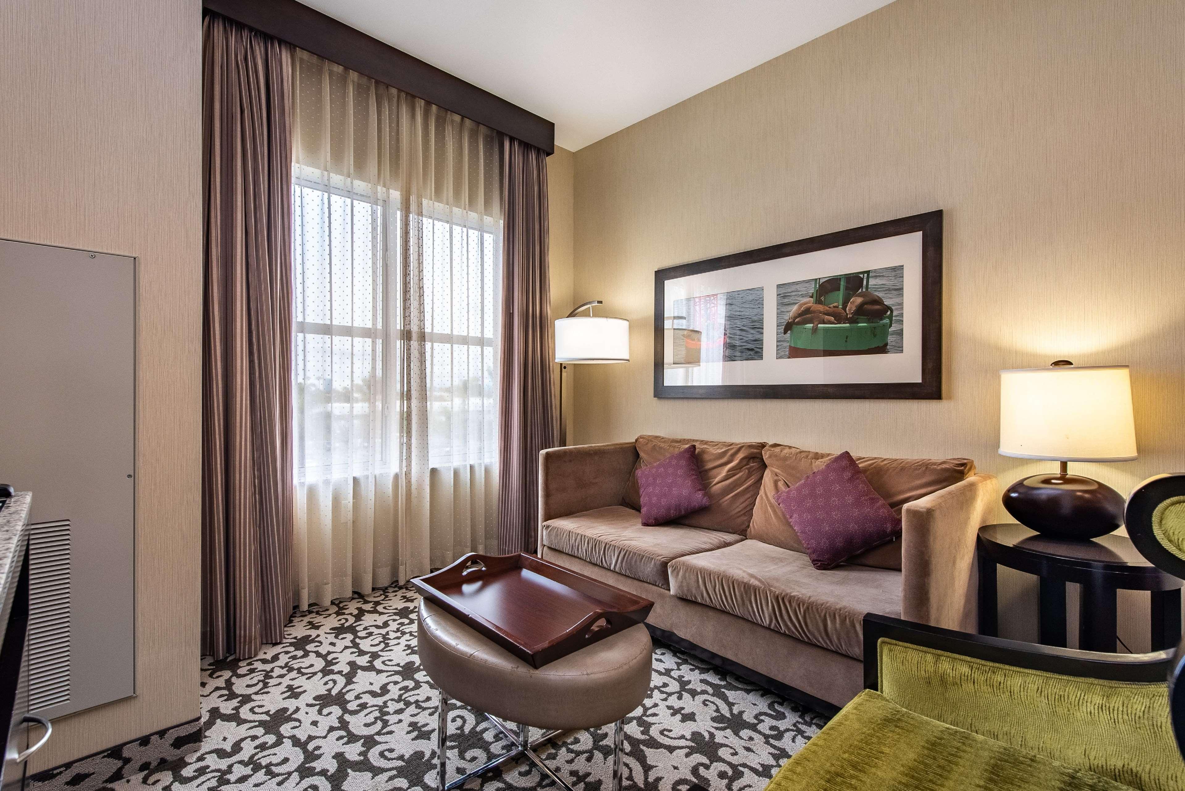 Homewood Suites By Hilton Oxnard/Camarillo Bagian luar foto