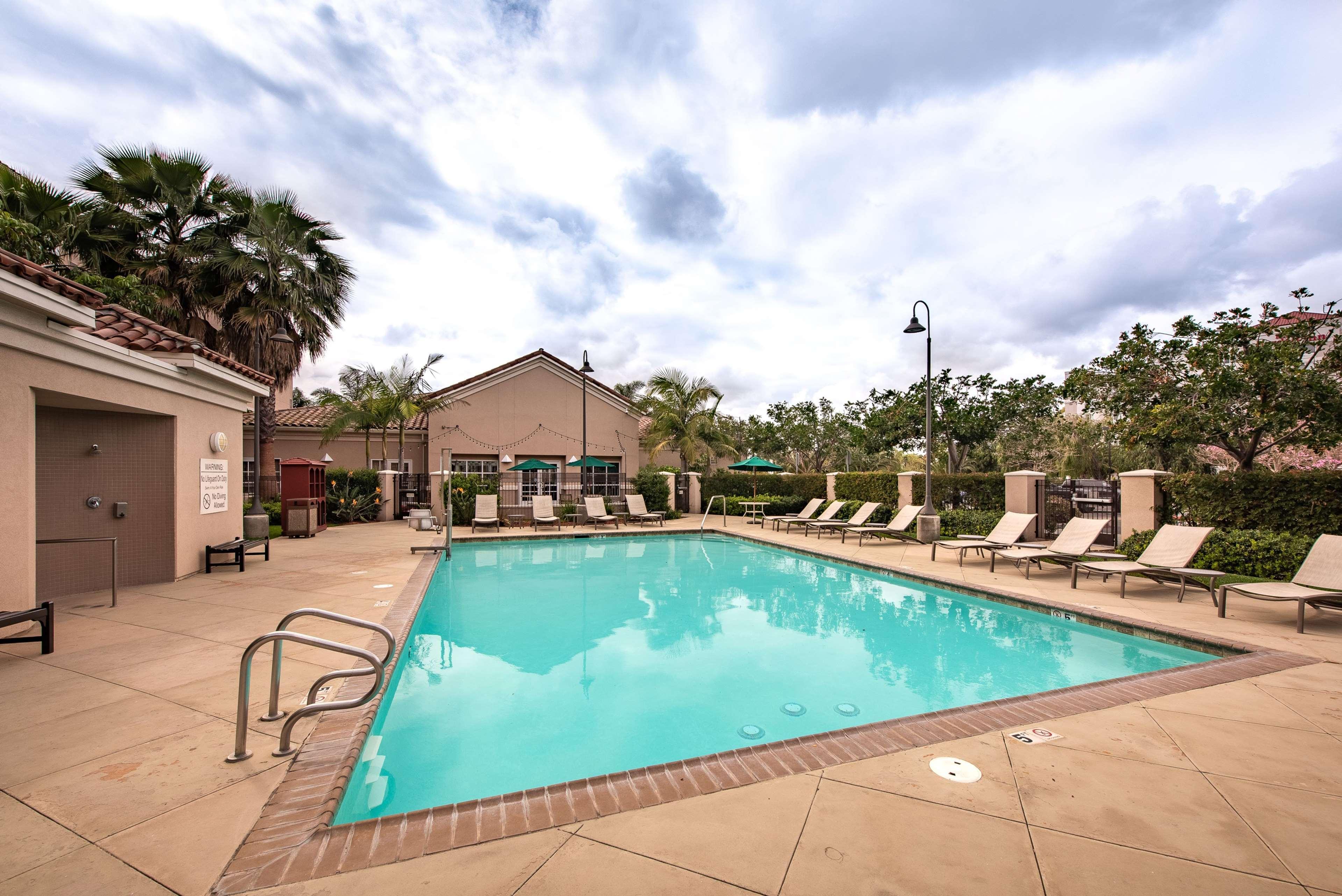 Homewood Suites By Hilton Oxnard/Camarillo Bagian luar foto