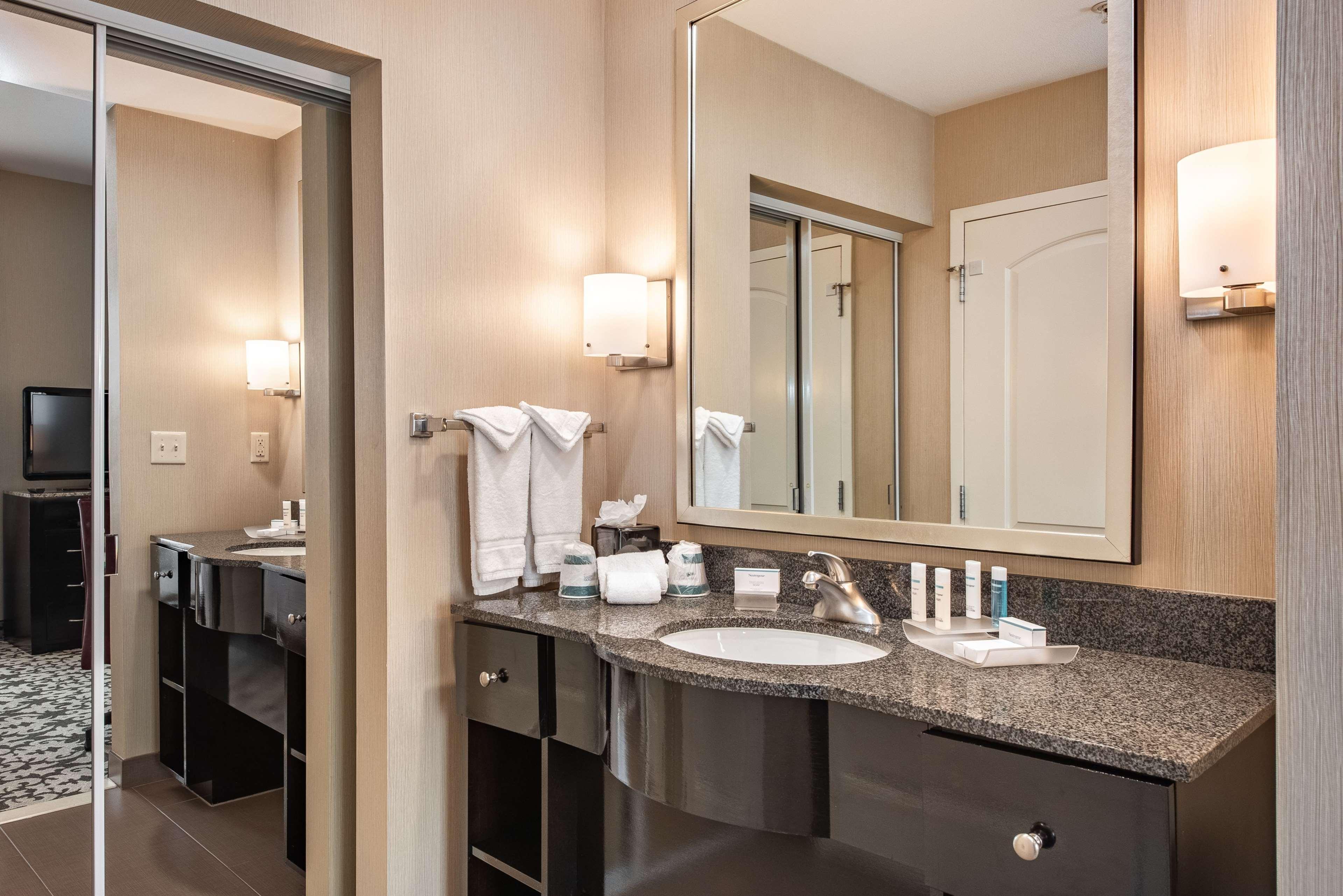 Homewood Suites By Hilton Oxnard/Camarillo Bagian luar foto